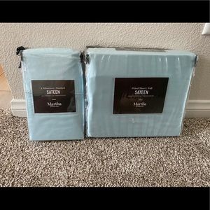 Sateen full fitted sheet & 2 pillow cases